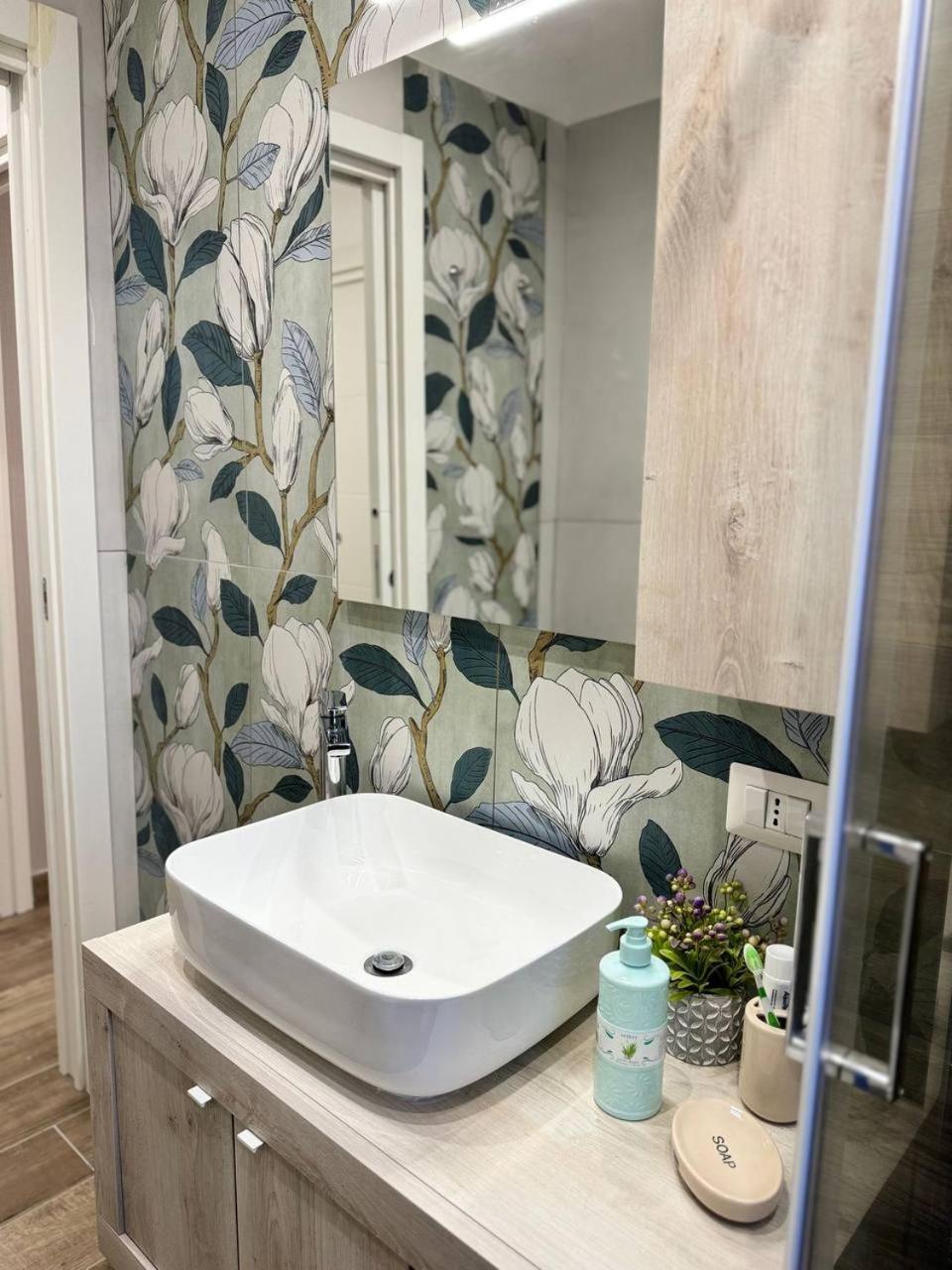 Apartament 280 Mt Dalla Metro The Mox Luxury Apartament Neapol Zewnętrze zdjęcie